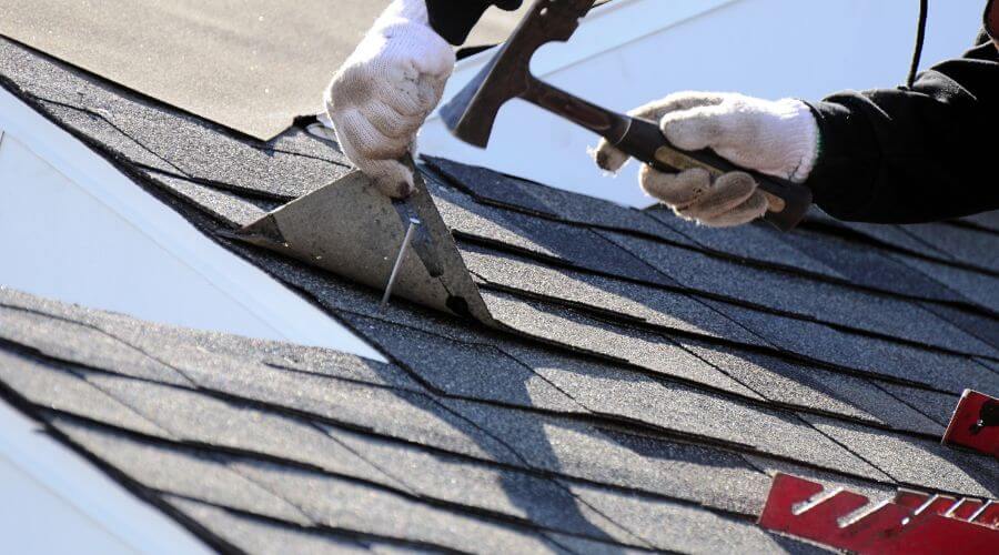 Professional gutter cleaning in Plantsville, CT